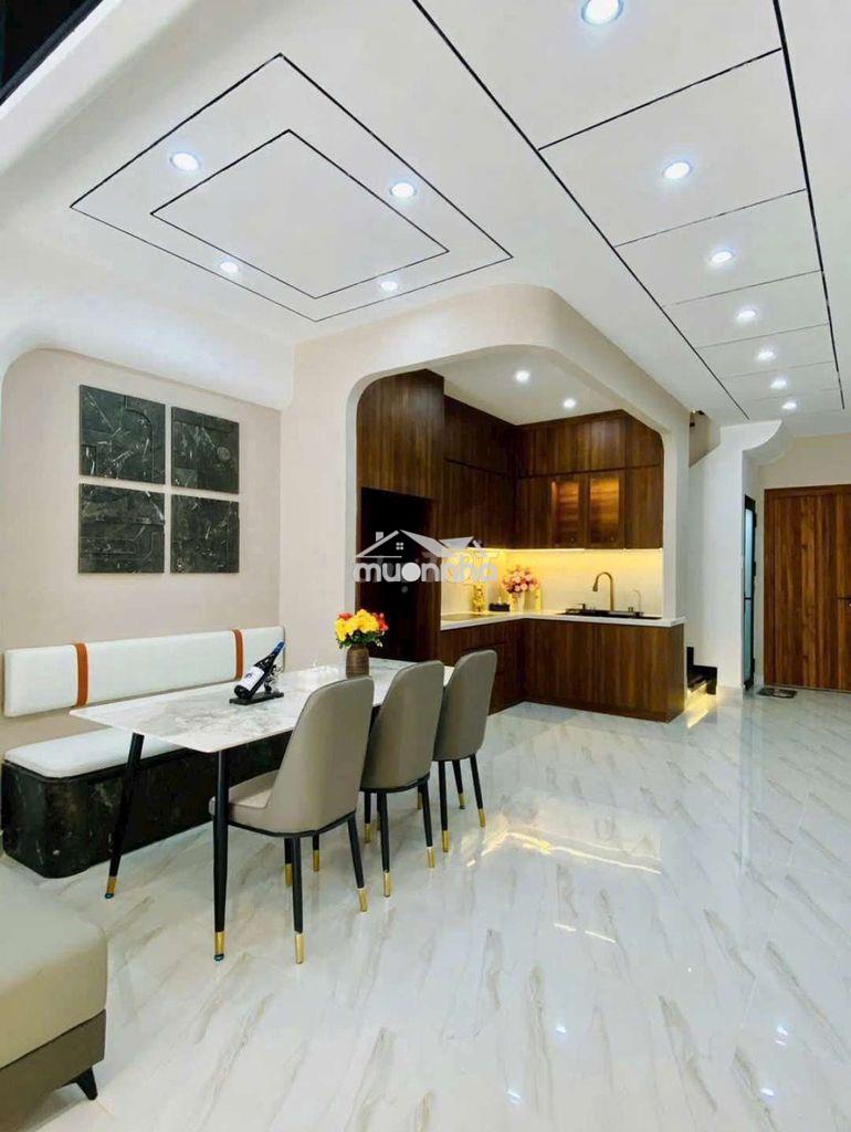 Nhà có phòng ngủ dưới, dt 4x17m. thông oto - 2