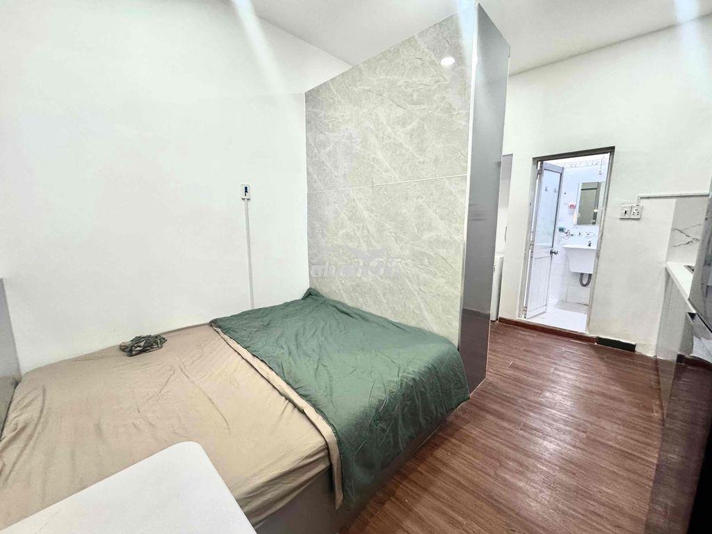 Cho thuê căn hộ full nội thất máy giặt riêng có cửa sổ giá rẻ quận 3 - 4