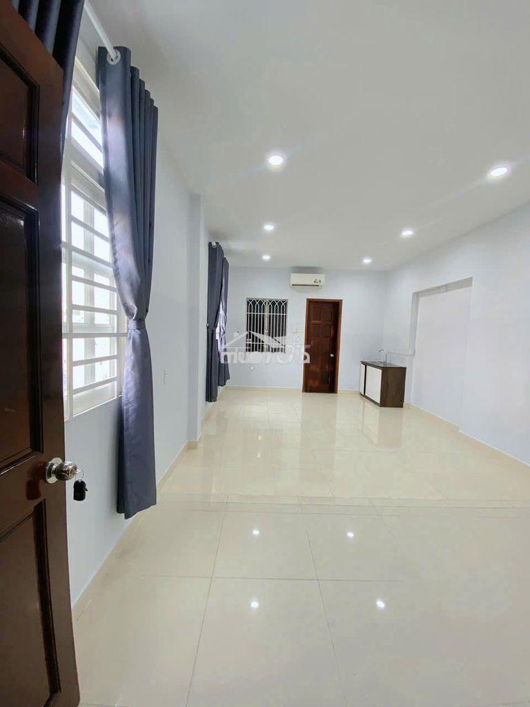 Phòng 35m2 sẵn máy lạnh phường 15 tân bình