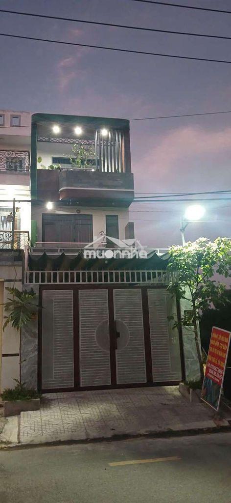 Nhà 2 lầu mặt tiền đường 9 long phước quận 9