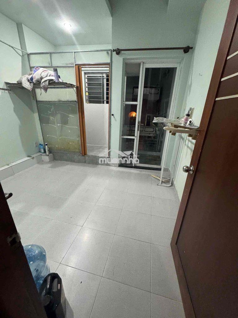 Cho thuê phòng ban công 3tr5 q10 gần ueh - 2