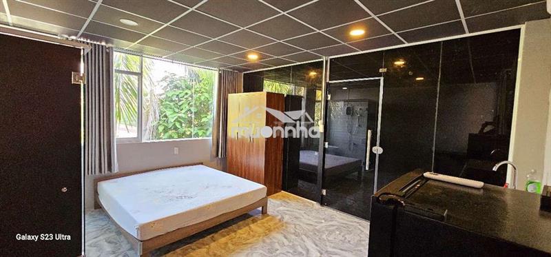 Chdv full nt gần trần não