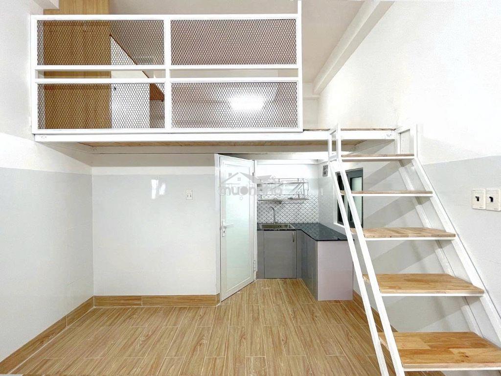 Phòng gác cao cuối lý thánh tông gần vhu, huflit, đầm sen. giá 3x - 2