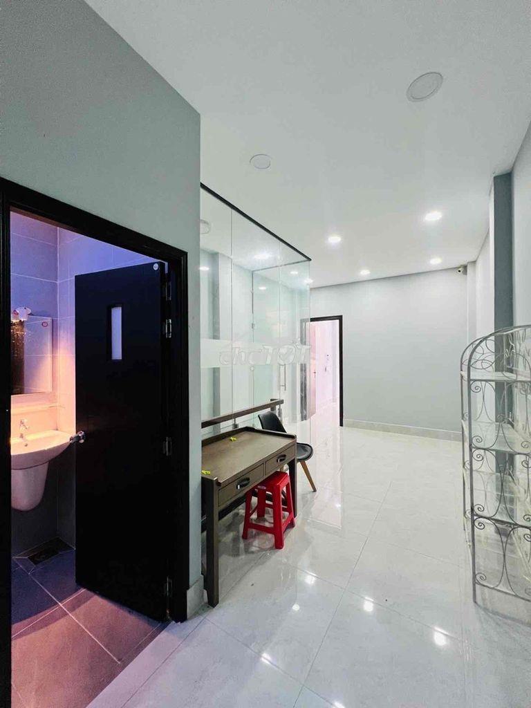Nhà mặt tiền hẻm, đường 8m, 2 tầng, 35m2, 2 phòng ngủ,minh phụng, q.11 - 3