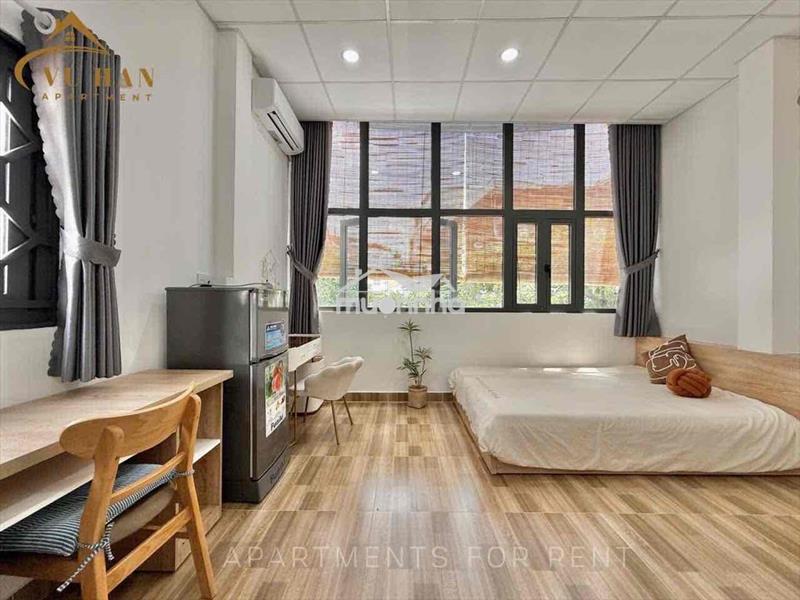 Căn hộ studio cửa sổ trời đón nắng gió nằm giữa lòng thành phố.🏡