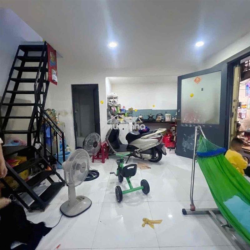 Nhà cần bán đường đoàn văn bơ f13q4