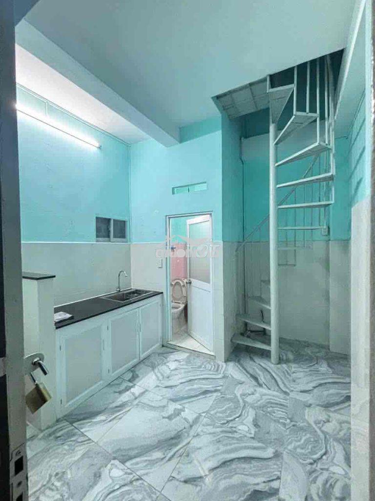 Quận 3 - nhà nguyên căn cần tìm 1 nữ ở chung