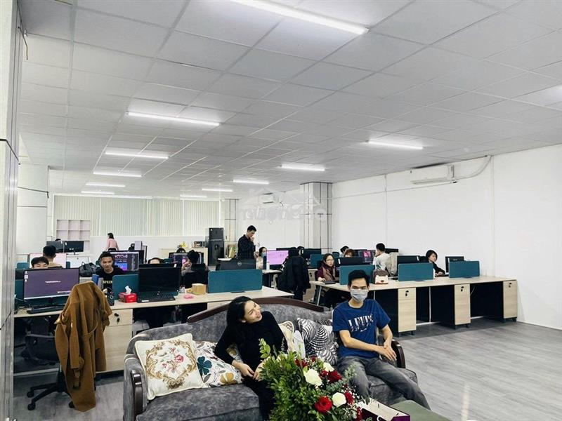 Cho thuê vp phố duy tân,cầu giấy,dtsd 160m2,thông sàn,mới đẹp 