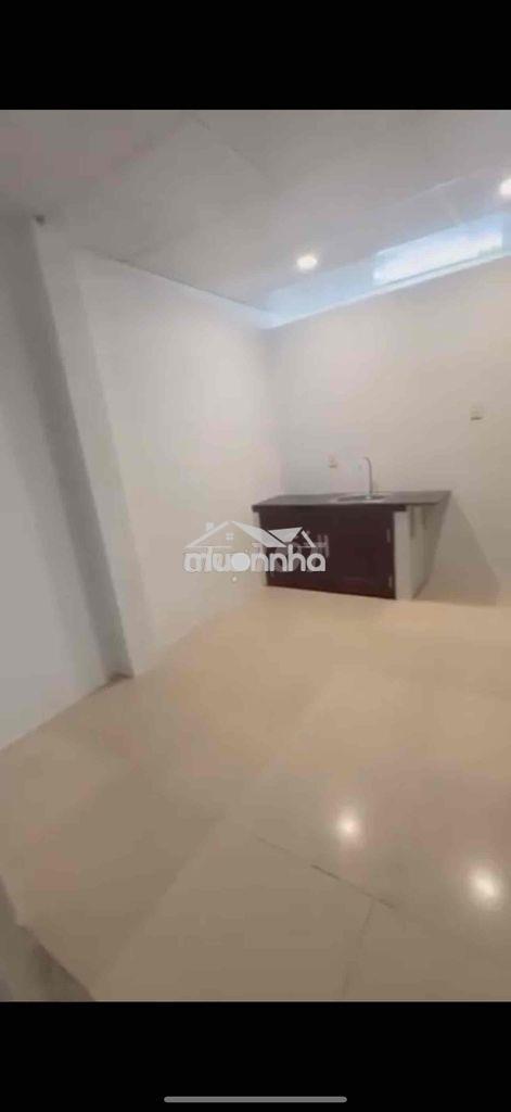 Cho thuê phòng 104 cao lỗ p4 q8 giờ giấc tự do , có ban công, mặt ti
