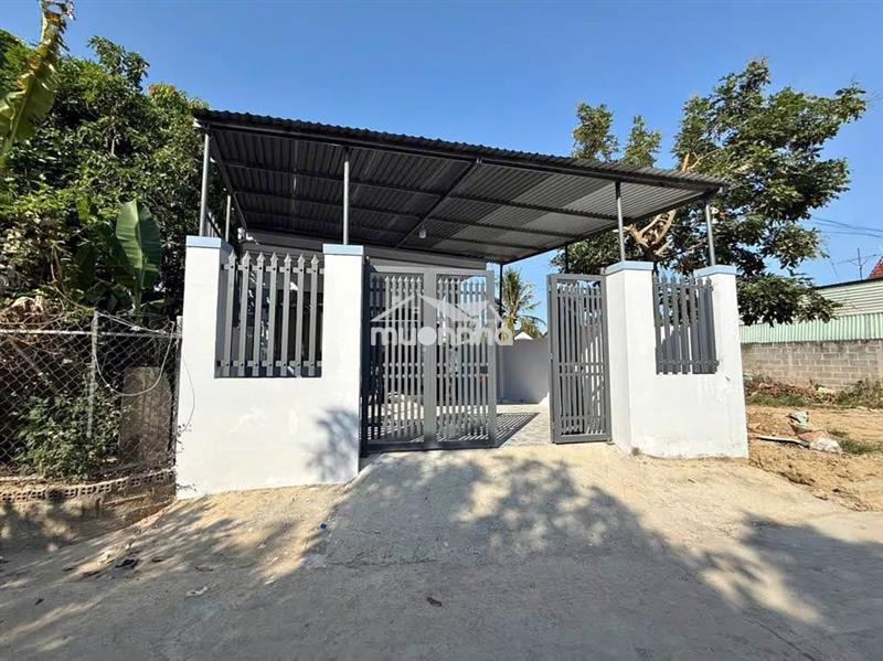Bán căn nhà cấp 4 *dt: 132,8m2 shr ở ngay 1/ đ. hồ văn tắng giá 999tr