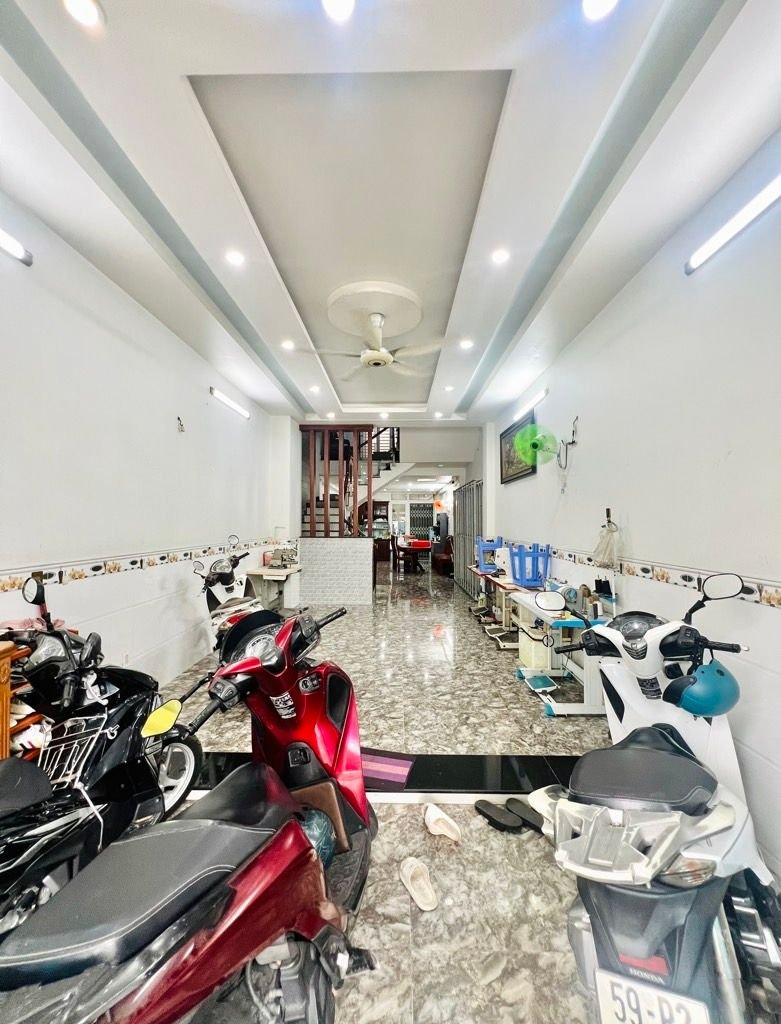 Mặt tiền lê thúc hoạch - phú thọ hoà - tân phú -dt: 4*19m – 16 tỷ 