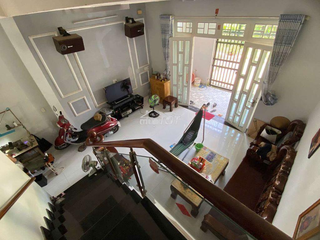 Bán nhà 2 tầng sáng bên đông tăng long vị trí đẹp  - 3