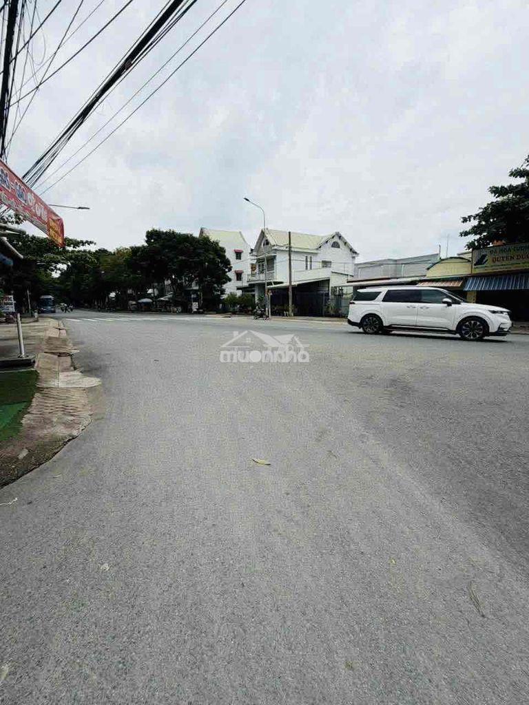 Giá: 1tỷ650 chốt. bán đất bửu long ngay ngã 3 gạc nai . dt: 61m2 - 3