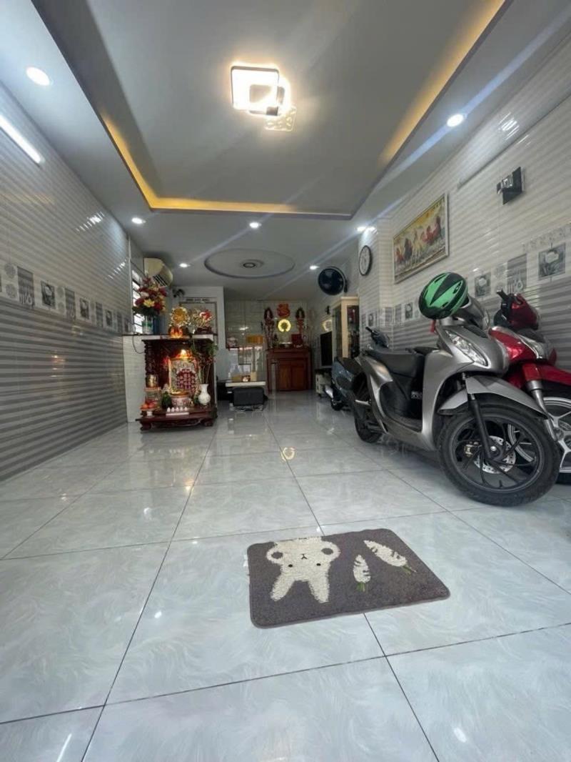 Mặt tiền đường 762 hồng bàng – q. 11 – dt: 4*17m – nhỉnh 10 tỷ