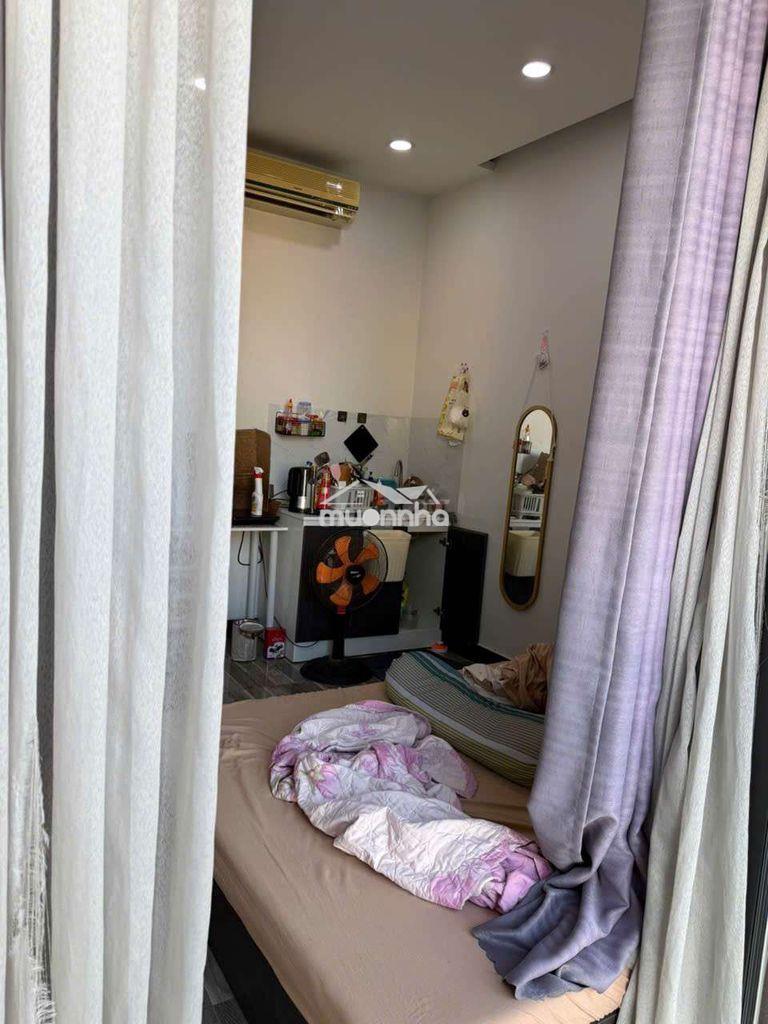 Studio bancol siêu thoáng gần nhà sách cây gỗ và trục đường 3 tháng 2 - 4