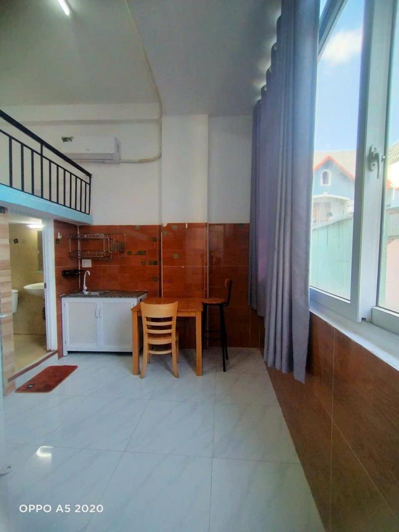  Cho thuê phòng trọ đẹp cửa sổ giá rẻ ngay vòng xoay lăng cha cả, gần sân bay tsn  - 3