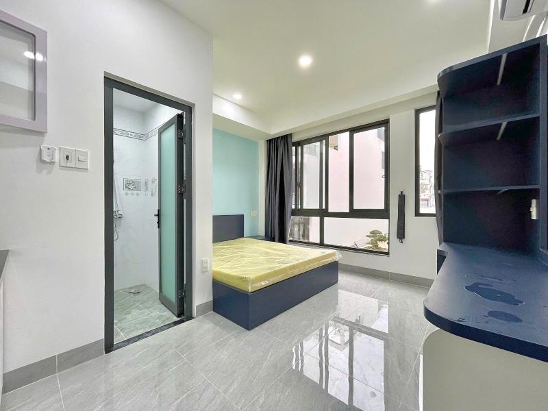 Khai trương nhà mới full nội thất - ban công - ngay ngã tư hàng xanh - cách dh hutech, uth, ngoại thương chỉ 5-10p - 2