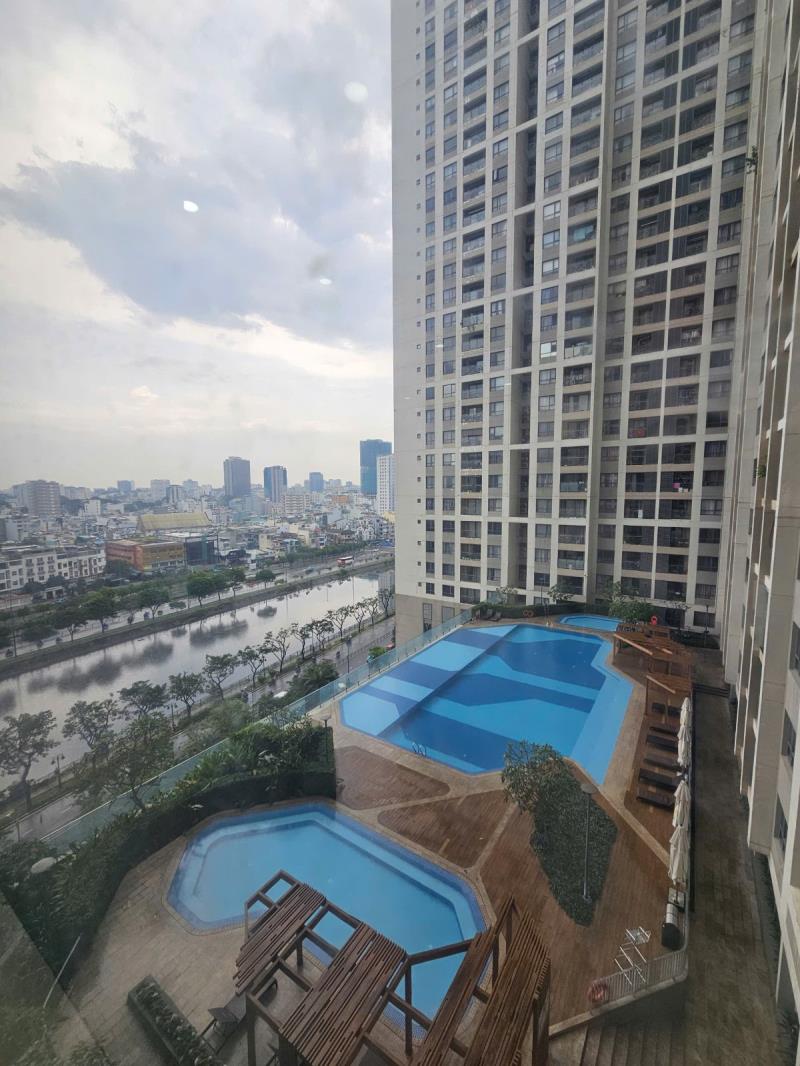 Cho thuê chung cư goldview q4: 3pn view đẹp , giá thuê: 23,5tr/th vào liền được