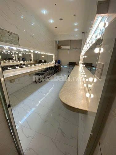 Mặt tiền huỳnh văn bánh - phú nhuận – dt: 40m2 –4 tầng - 11 tỷ 2