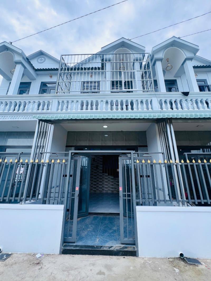 Nhà kiên cố mới xây 4x13m - giá 900 triệu