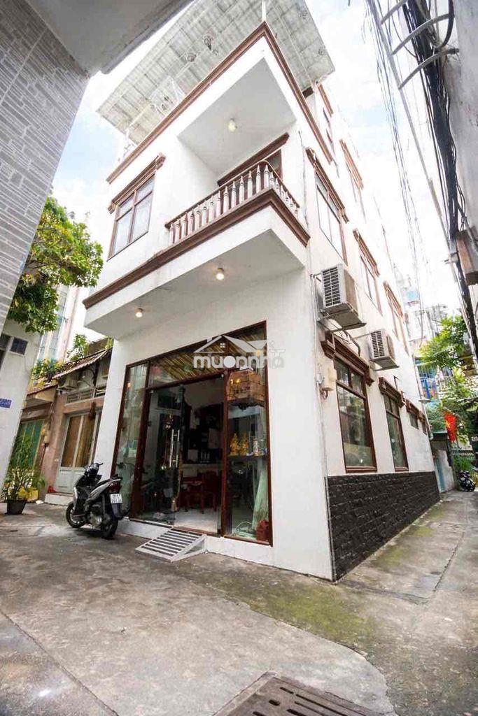 Nhà 3 tầng có sân thượng giáp quận 4 đoán đầu cầu thủ thêm