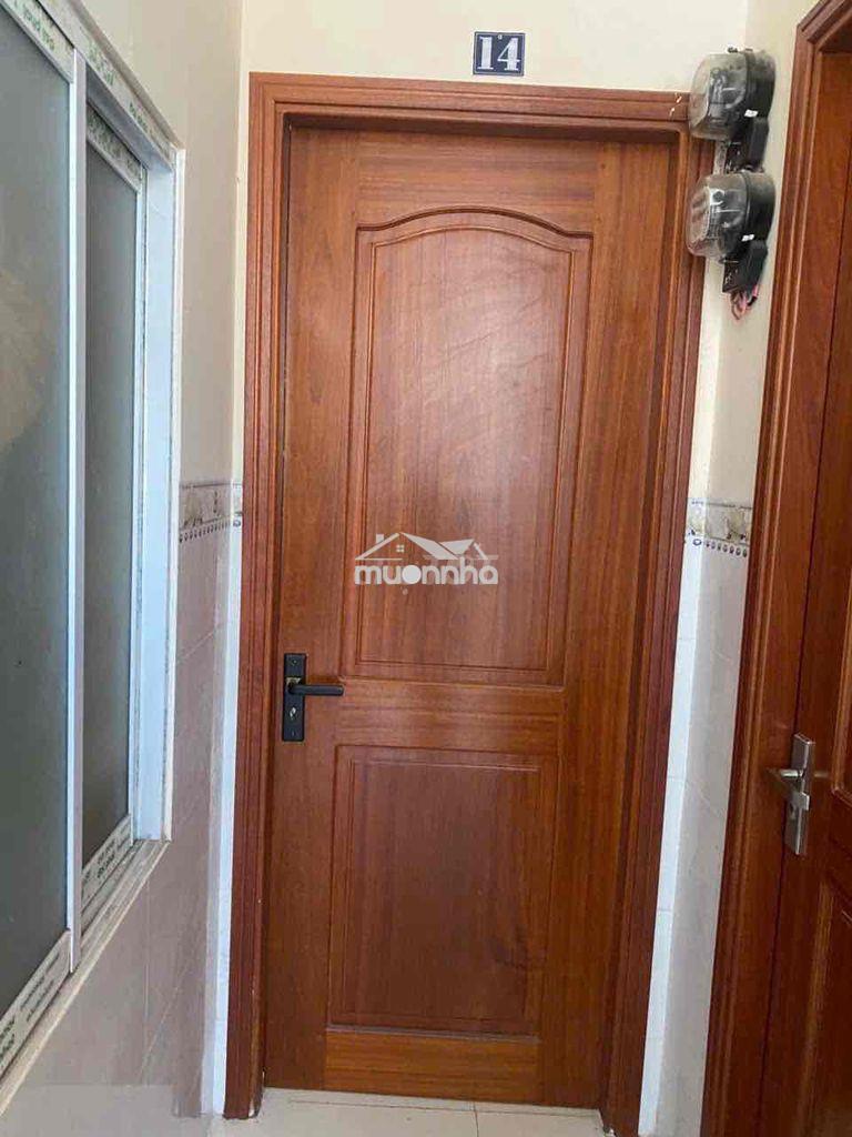 Phòng cho thuê có máy lạnh gần cầu chà và q8