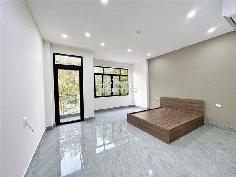 Ban công tên lửa, bếp rộng