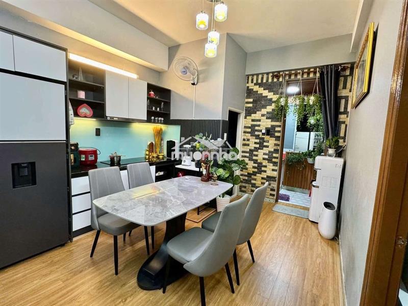Bán căn hộ mới đẹp sát chợ phú lâm