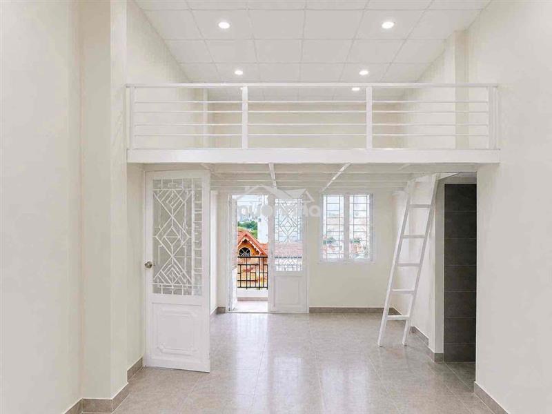 Ban công cửa sổ trời ngay dương quảng hàm