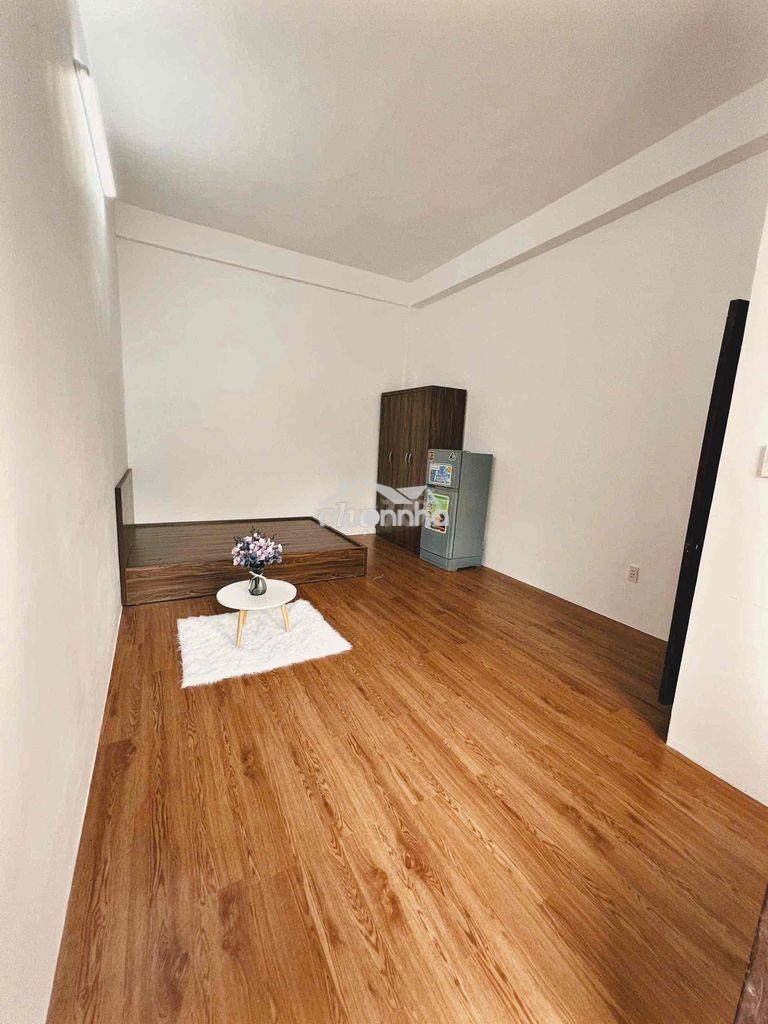 Cho thuê căn hộ studio ban công q5 gần đh kinh tế ueh, đh y dược