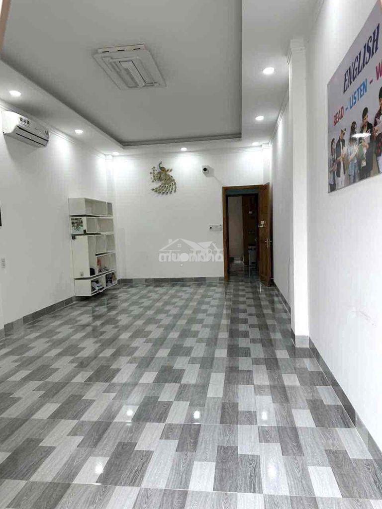 Nhà 1 trệt 2 lầu kế đt743 cách ngã 6 an phú hơn 1km,4p ngủ,đường 7m - 4