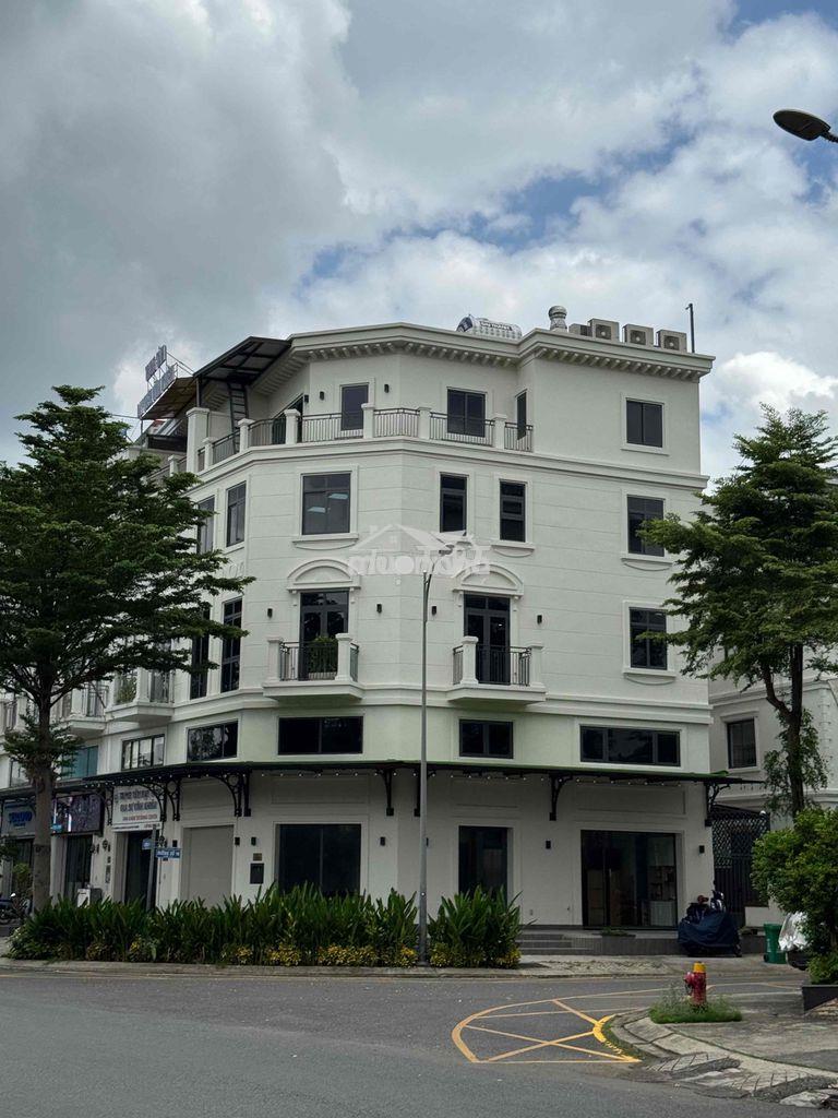 Văn phòng 60m2 setup sẵn  lakeview city q2 - nguyễn duy trinh