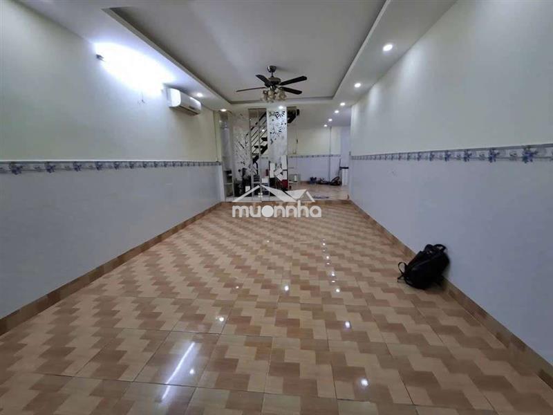 Nhỉnh 4t có nhà 2 tầng 76m2 gần mt phạm văn đồng, dt khủng nở hậu