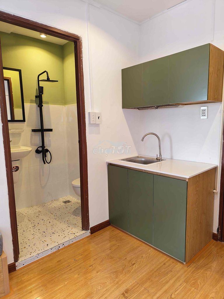 Studio giá rẻ có cửa sổ trời 2 phía siêu thoáng và sáng - 4