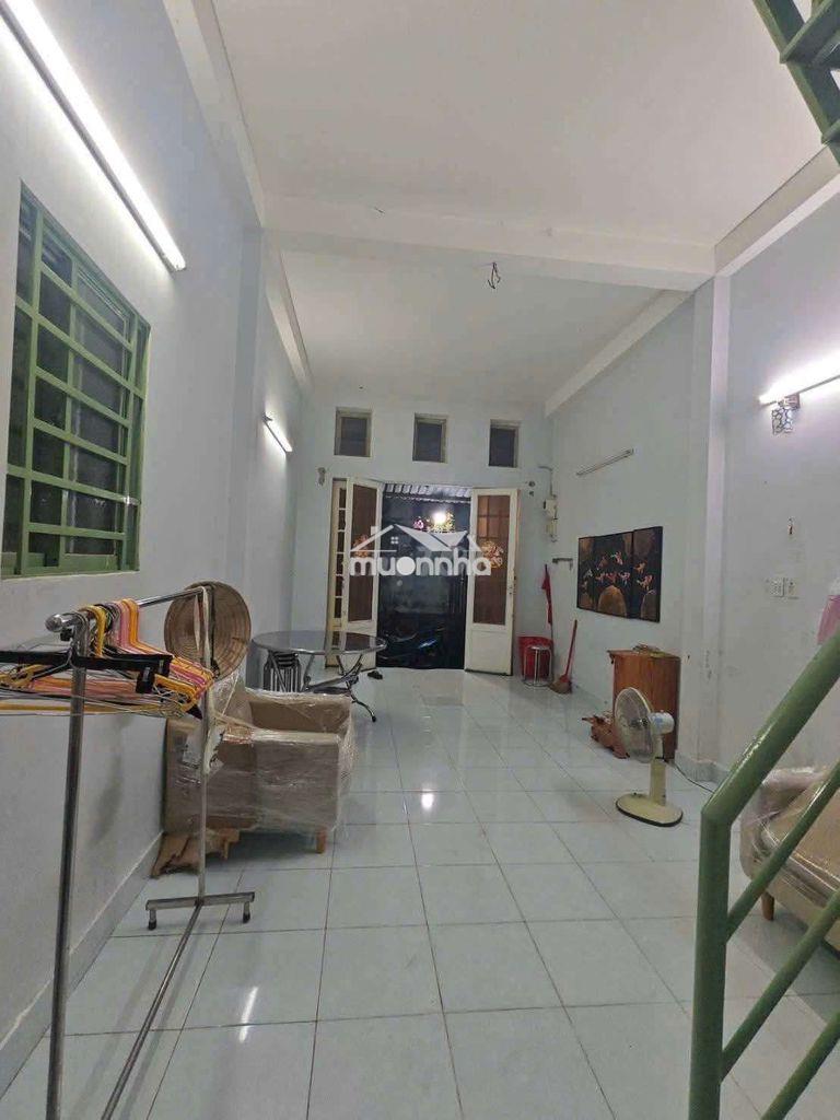 Nhà 2 phòng máy lạnh ngay đầm sen