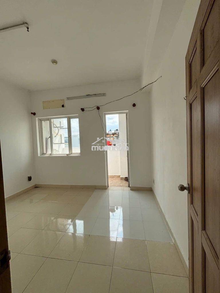 Căn hộ 50m2, 2pn, nhất lan 3, 5 triệu, cọc 1. nhà trống.
