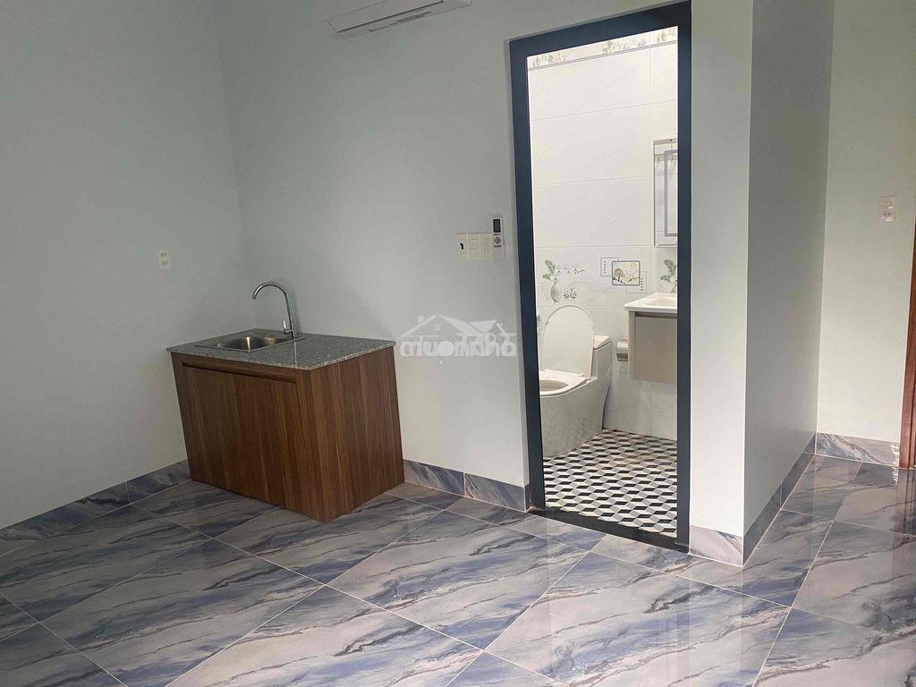 Phòng trọ có nhà vẹ sinh riêng cửa sổ thoáng mát  khu vực yên tinh - 4