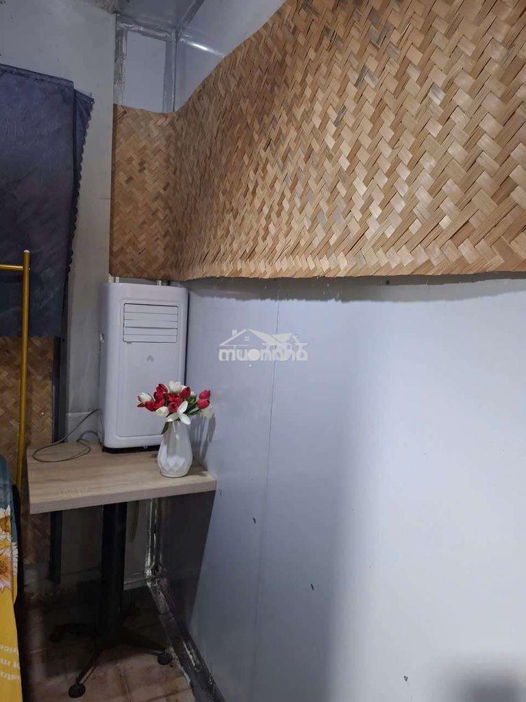 Phòng nhỏ full nội thất máy quạt/ máy lạnh