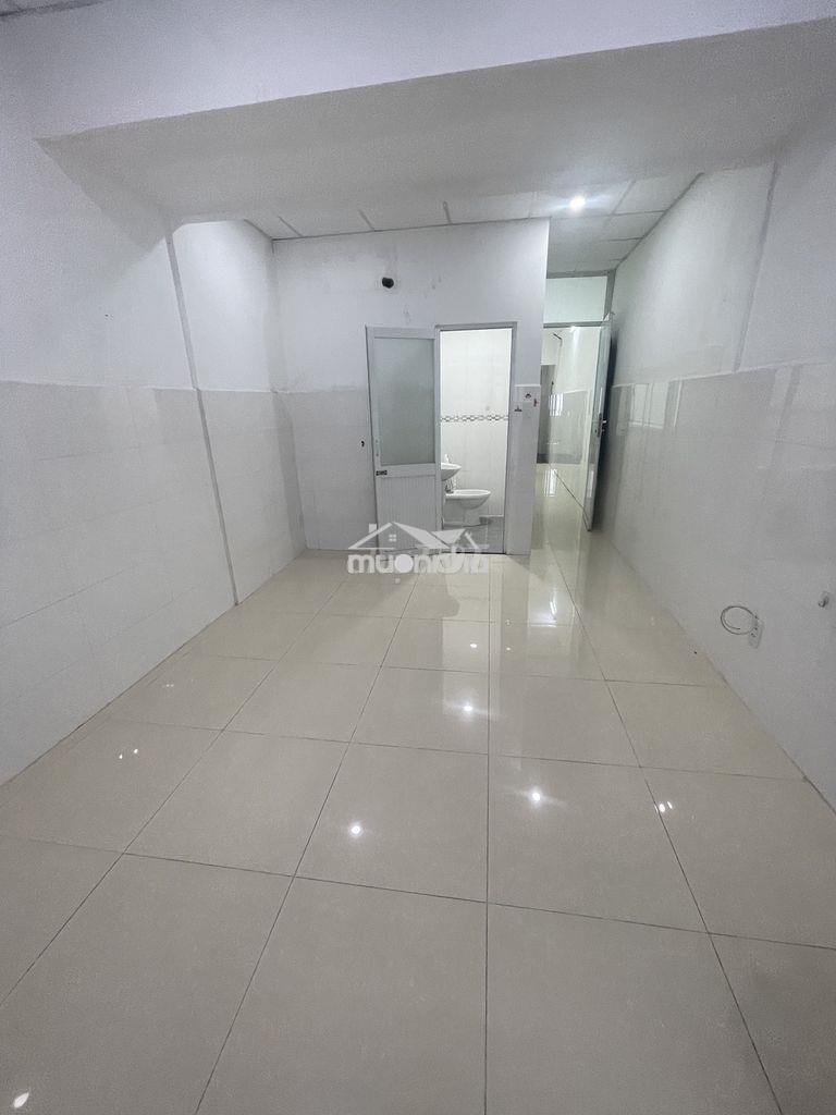 Cho thuê nhà hxh huỳnh văn bánh 8pn 4x15m 2 lầu,giá 22 triệu  - 3