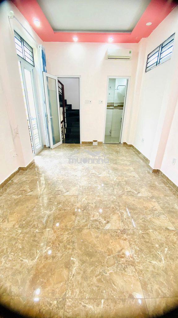 Nhà nguyên căn 2pn-4wc ngay cầu calmette -q1 (ngay nguyễn công trứ)