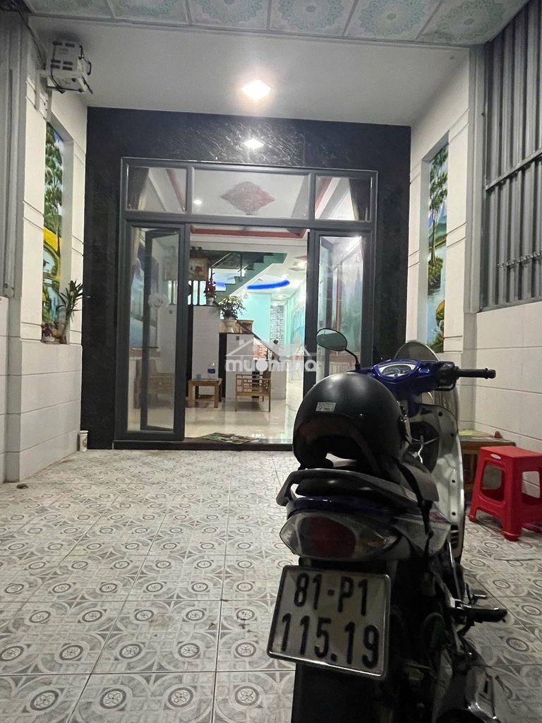 Cho thuê nhà trệt lầu sân xe hơi full nội thất gần vincom 550 dĩ an - 2