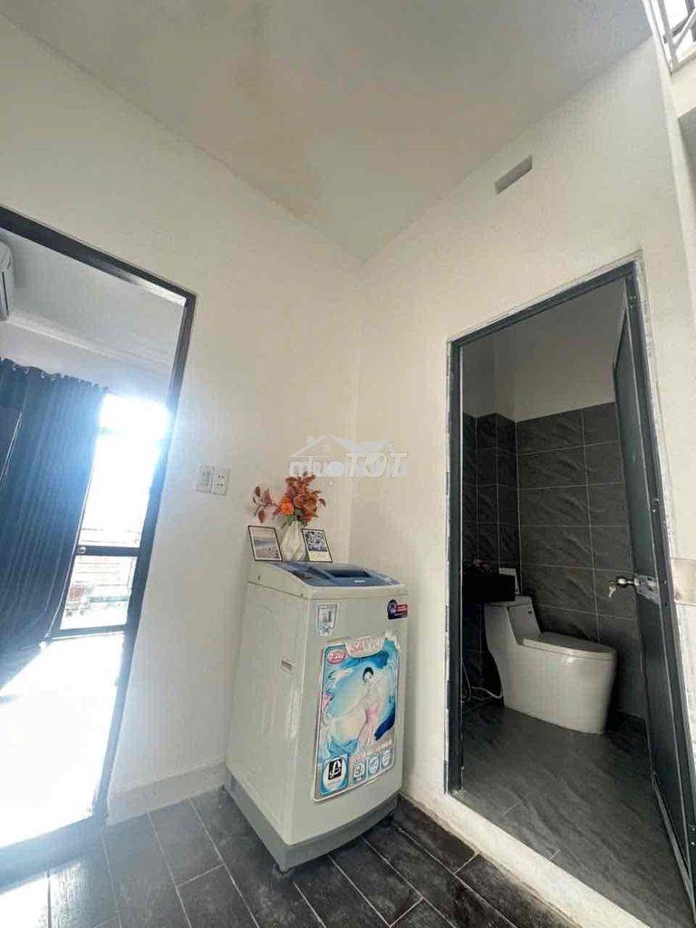 Nguyên căn ngay khu víp bờ rạch - 3pn - 4wc - kd - vp - cty - gia đình - 3