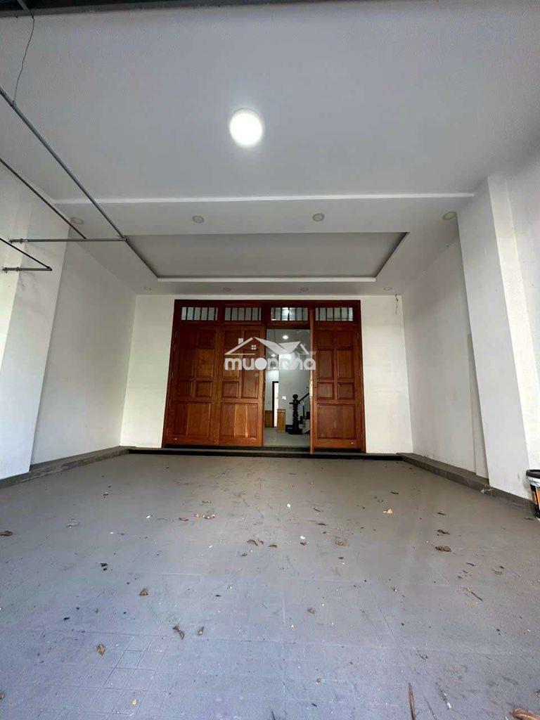 Nhà rộng rãi 5*22, trệt lầu, 2pn, sân xe hơi rộng, đường xe tải