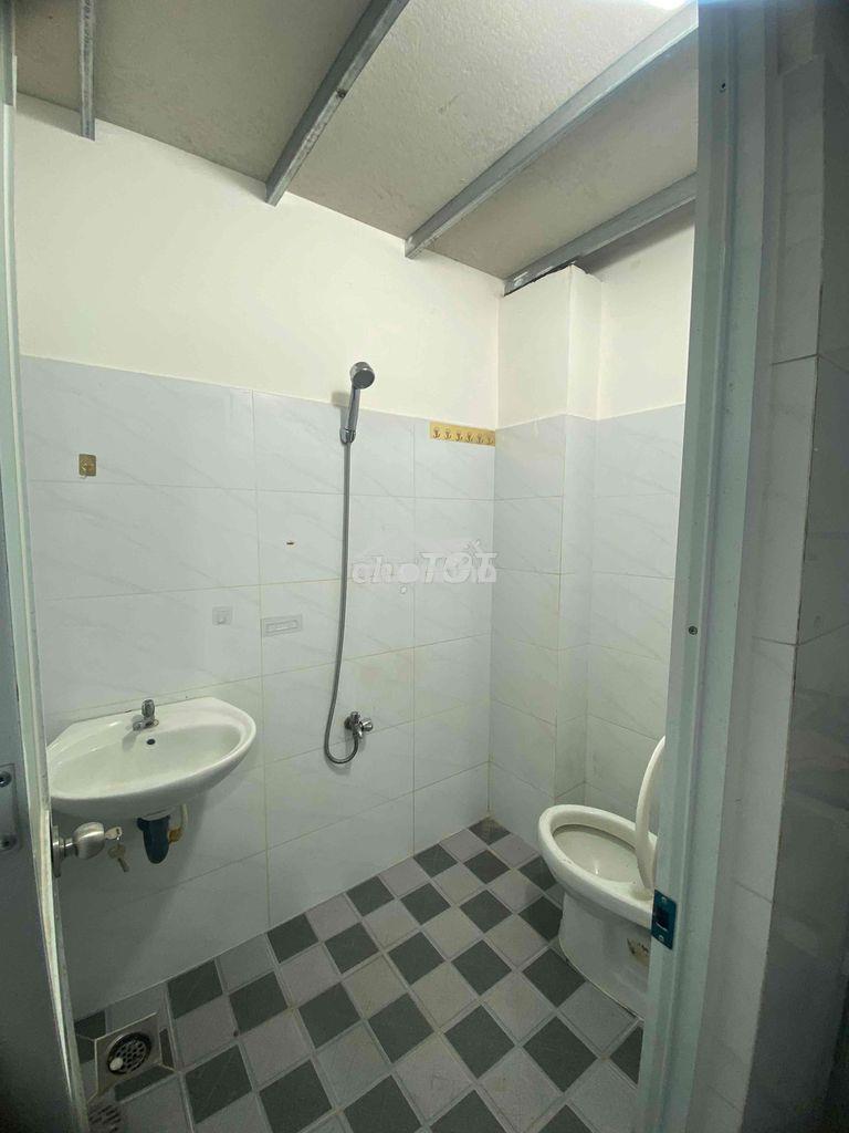 Nhà 2pn đối diện dh nguyễn tất thành cho thuê - 3