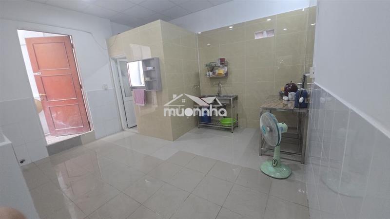 Cho thuê nhà cấp 4 hẻm xe hơi thông, 2pn 2wc, nhà trống. 8.5tr/tháng