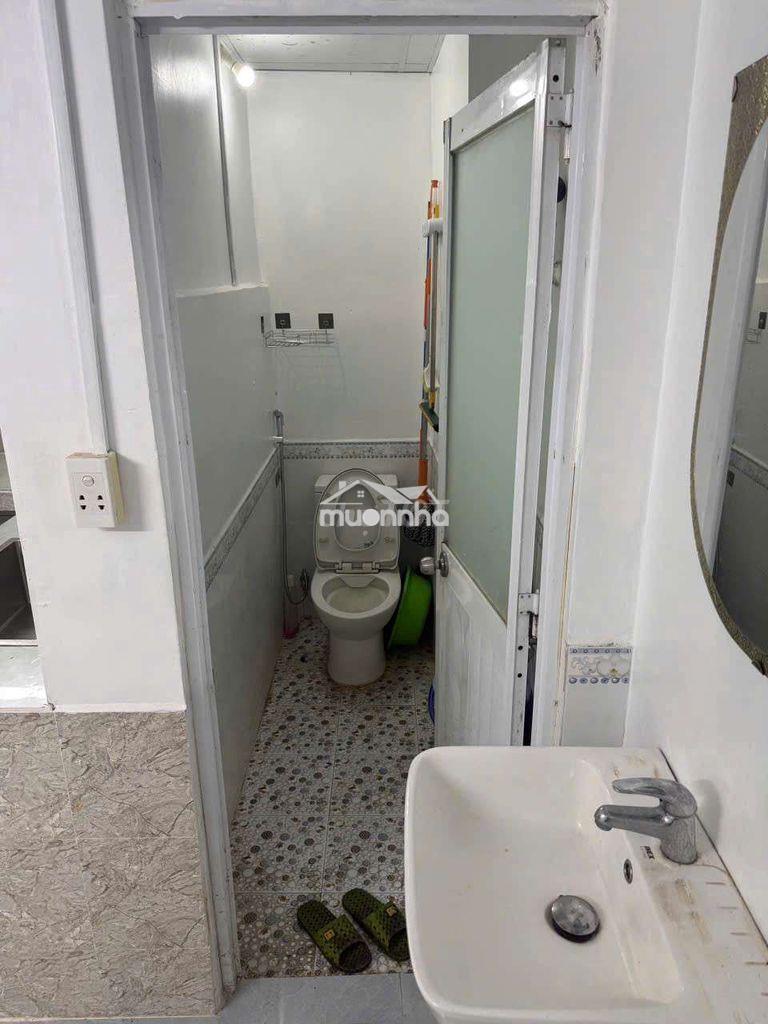 Gần vịt quay hùng trang, 4m x 10, 1 lửng, chỉ 4tr/tháng - 3