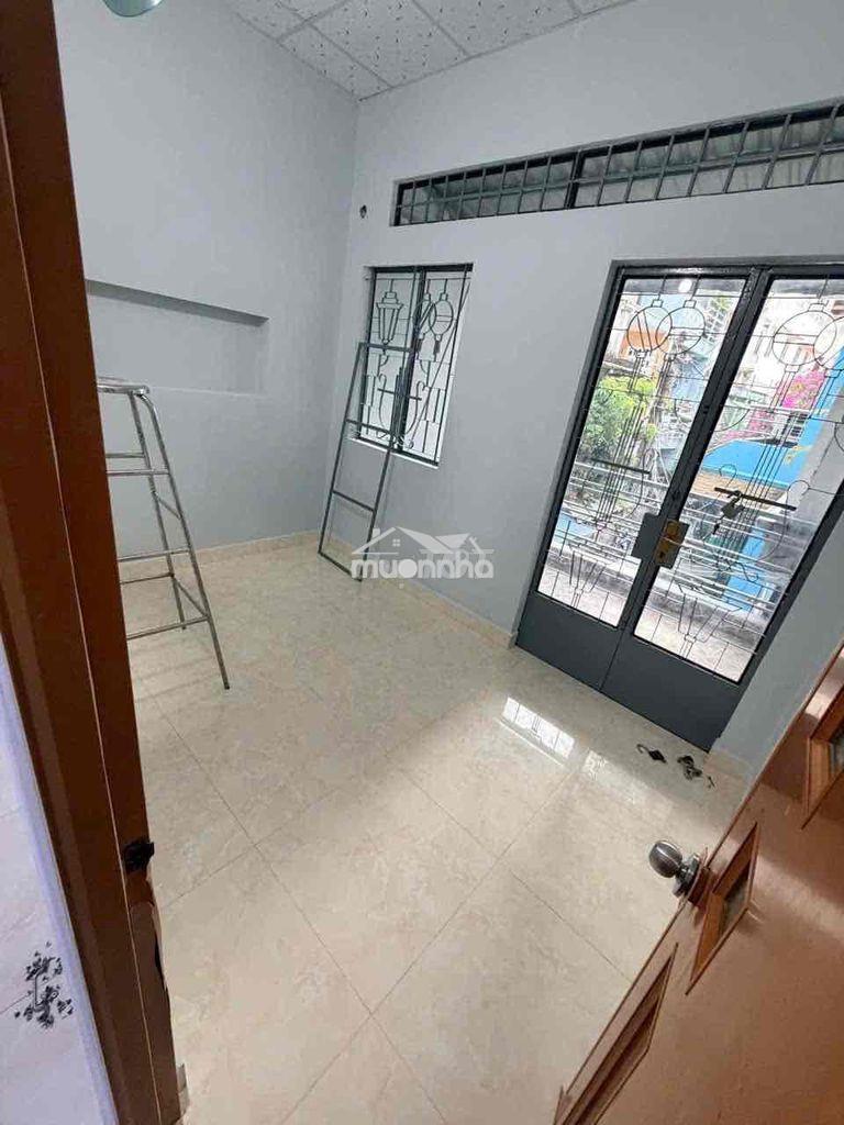 Nhà mới sơn sửa quận 10, nhà 1 trệt 1 lầu thông thoáng - 3