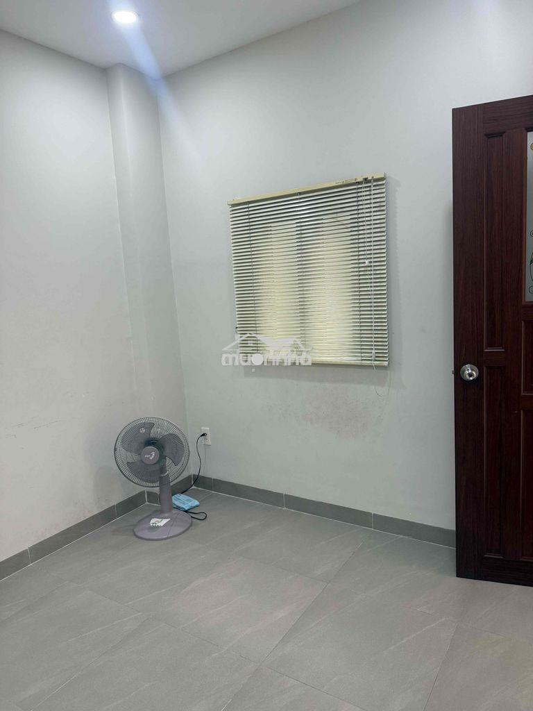 Cho nữ thuê phòng còn trống 3tr5 ưu tiên 1 chiếc xe - 3