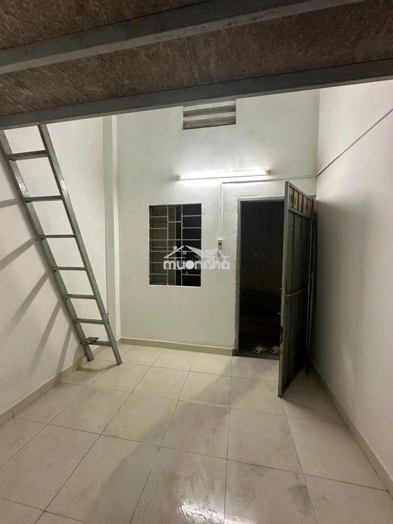Phòng trống mới sơn lại