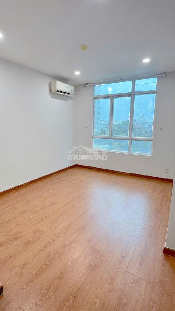 Bán căn hộ giai việt, dt150m2, 3pn, 3wc, nhà đẹp, tầng thấp giá 6.5 tỷ